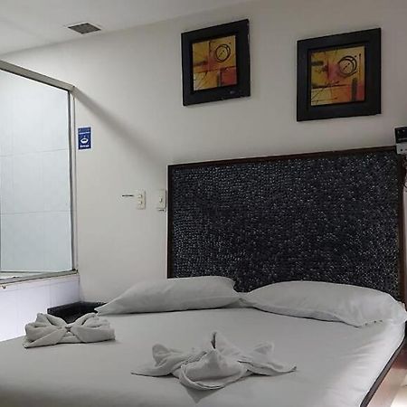 Hotel Marat Medellín Buitenkant foto