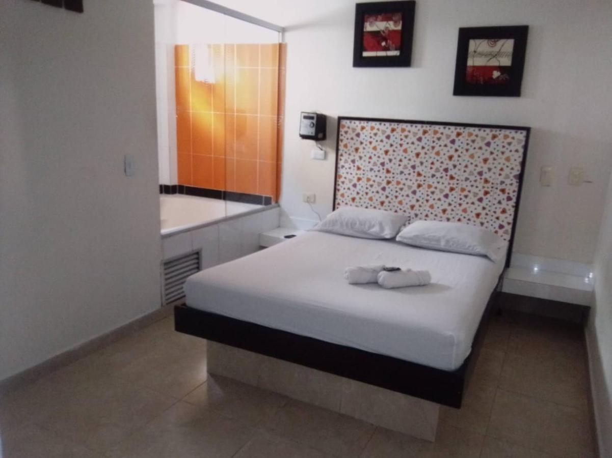 Hotel Marat Medellín Buitenkant foto