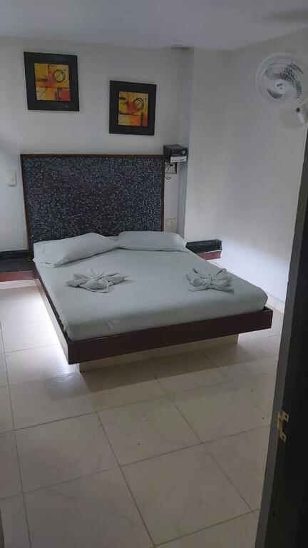 Hotel Marat Medellín Buitenkant foto
