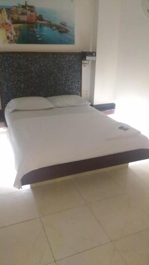 Hotel Marat Medellín Buitenkant foto