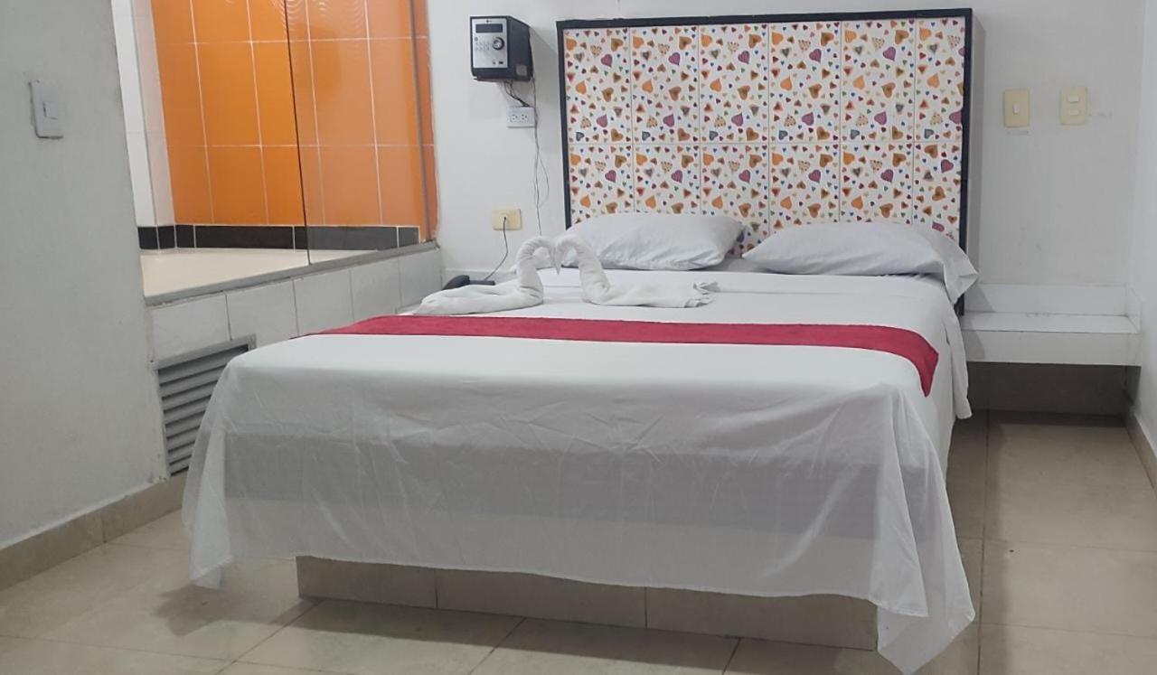 Hotel Marat Medellín Buitenkant foto