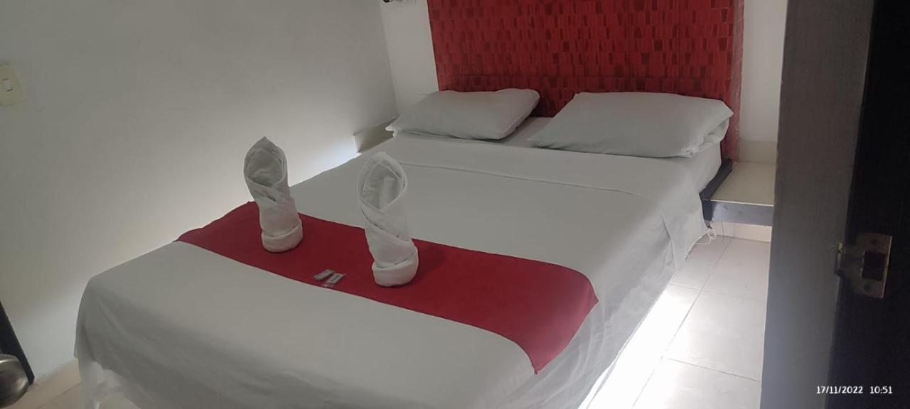 Hotel Marat Medellín Buitenkant foto